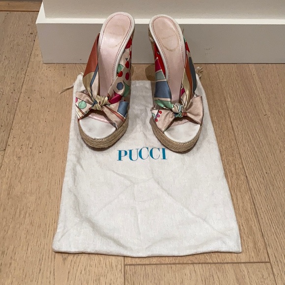 Almost perfect Emilio Pucci wedge sandals - Picture 1 of 8